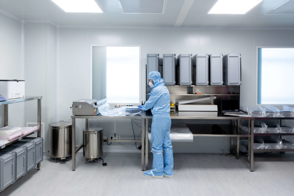 Final cleanroom packaging of industrial power supplies